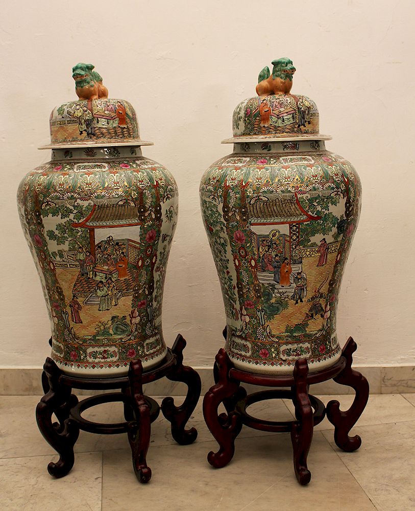 Appraisal: Pair of Cantonese Familie Verte Guardian Vases Pair of Cantonese