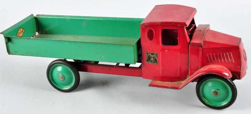 Appraisal: Pressed Steel Steelcraft Mack Dump Truck Toy Description American Mack