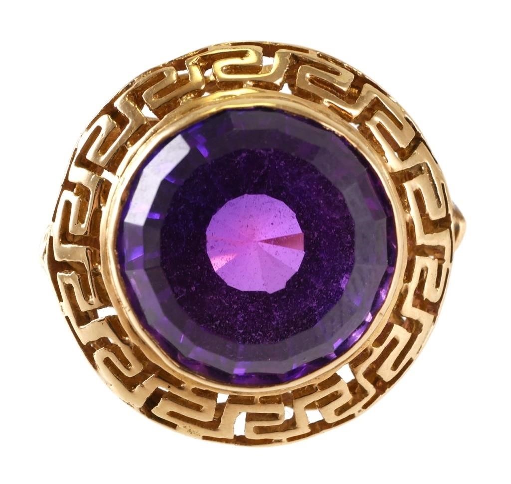 Appraisal: K GOLD AMETHYST RING GREEK KEYStunning vintage k yellow gold