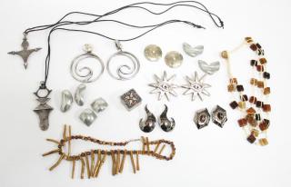 Appraisal: Women's Costume Jewelry Articles Eight pairs of earrings including Robin