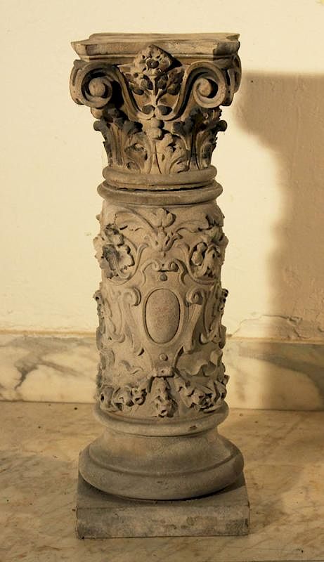 Appraisal: Small stone column A small stone column with Corinthian capitel