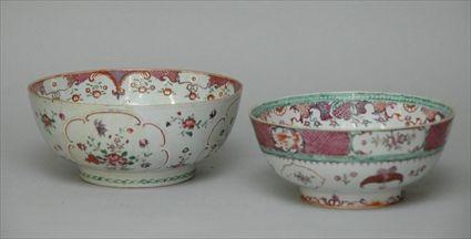 Appraisal: Two Chinese Export Bowls