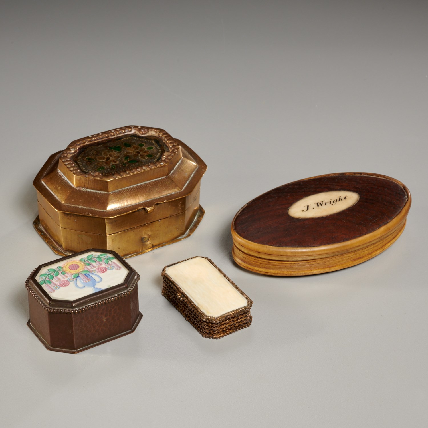 Appraisal: ANTIQUE TRINKET AND SNUFF BOXES Mostly th c incl an