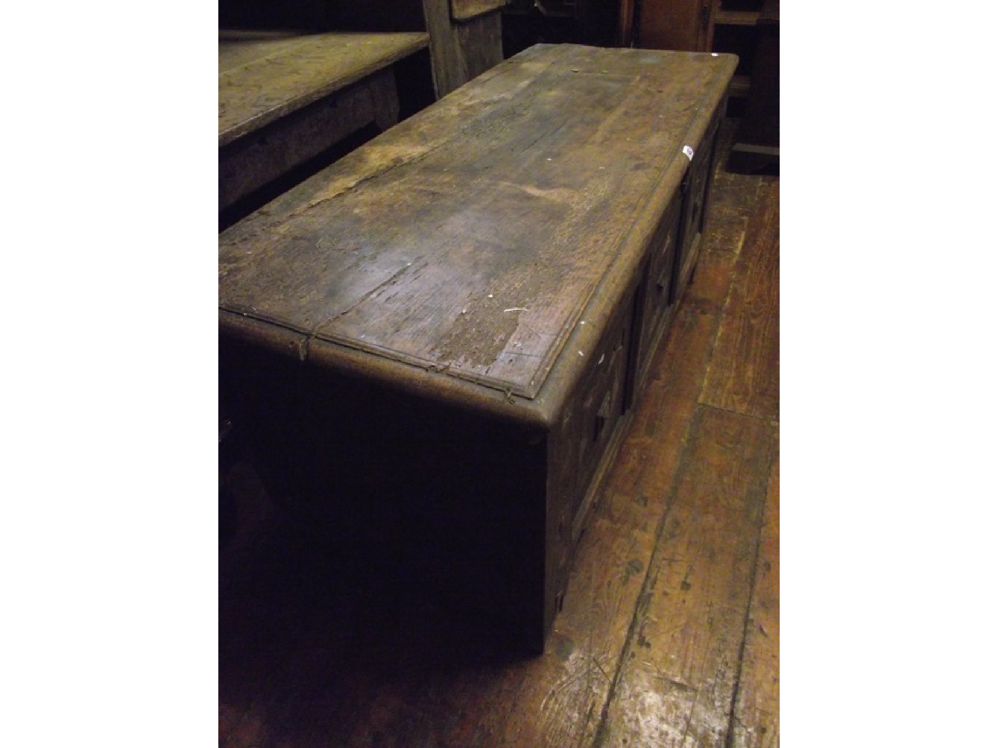 Appraisal: An th century oak coffer with rising lid the front