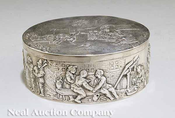 Appraisal: A Continental Silver Covered Oval Box th c probably Germany