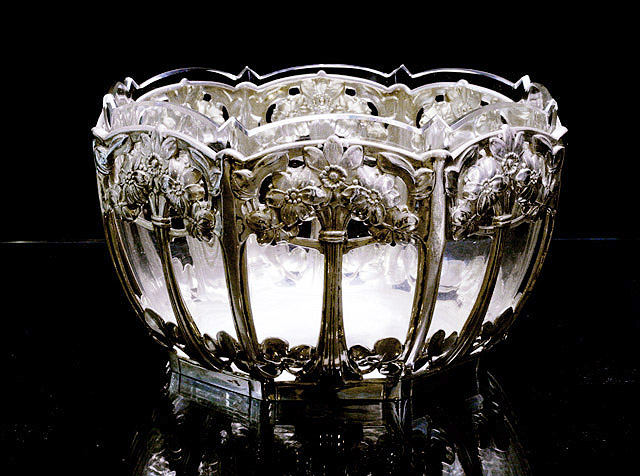 Appraisal: An Austro-Hungarian silver mounted fruit bowl