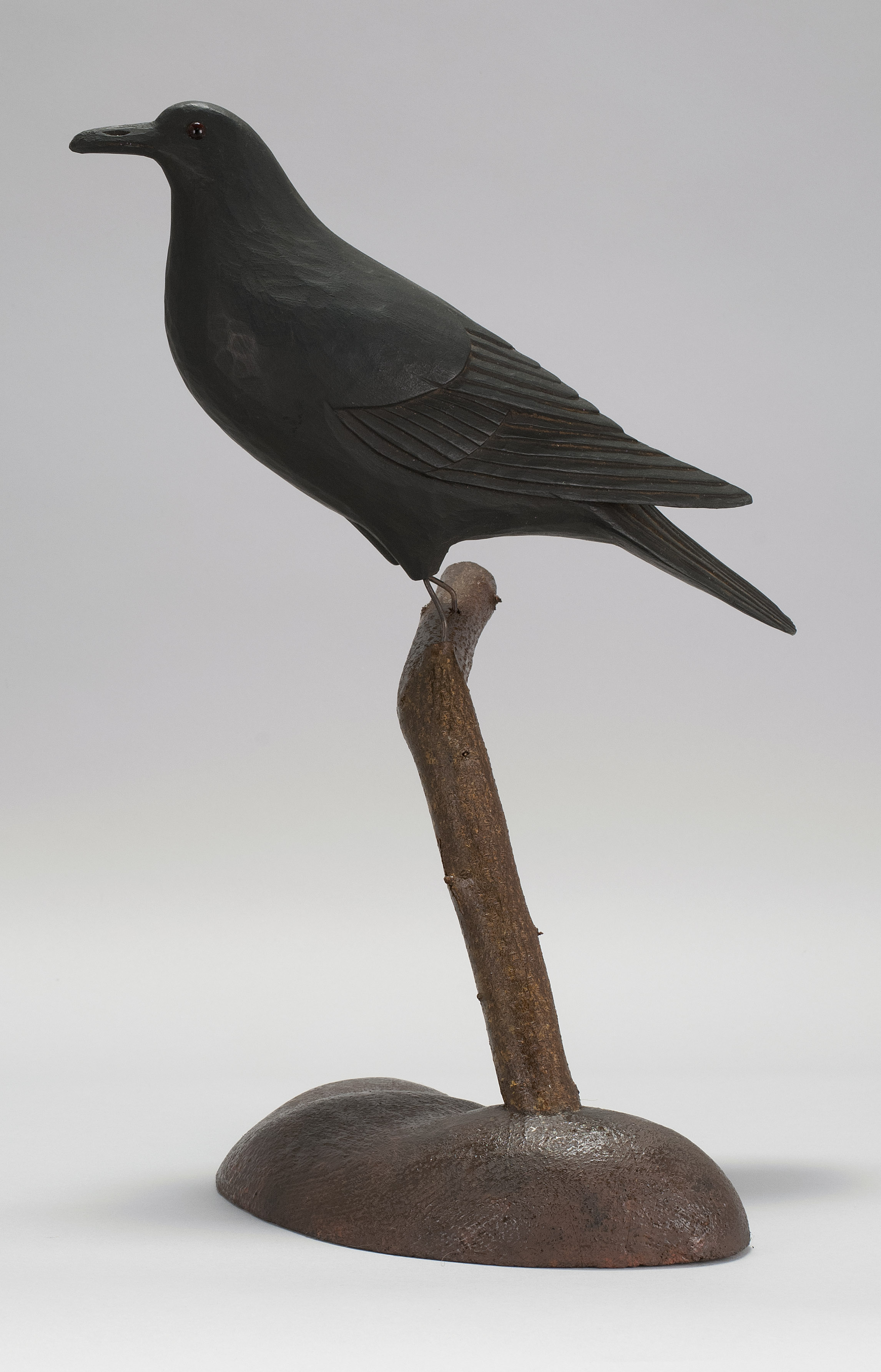 Appraisal: LIFE-SIZE DECORATIVE CARVING OF A CROW th CenturyMaker unknown Glass