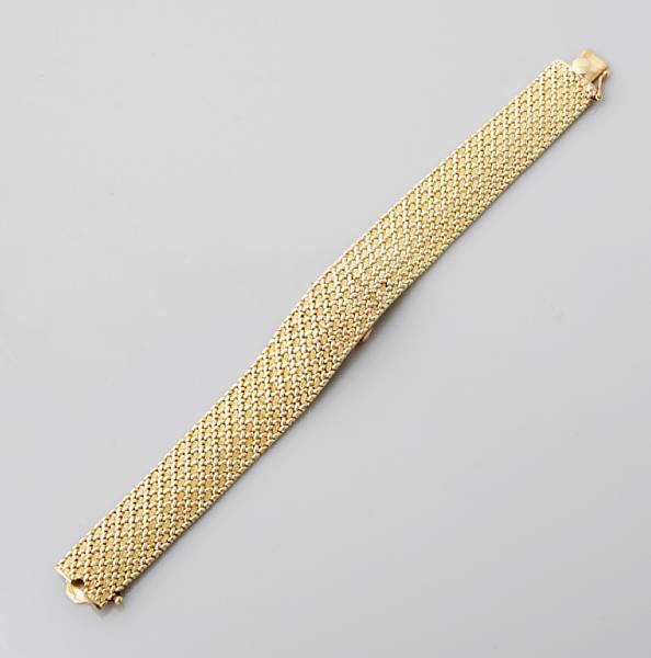 Appraisal: property of various owners integral mesh link bracelet Length in