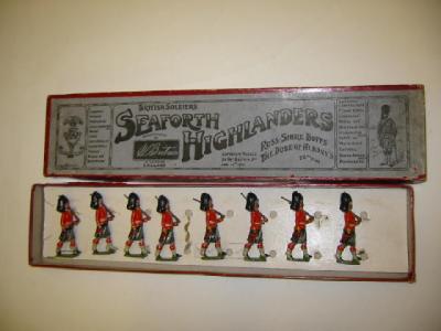 Appraisal: Britains Seaforth Highlanders eight figures boxed G