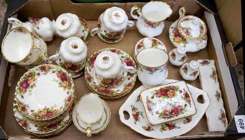 Appraisal: A Collection of Royal Albert Old Country Roses to include