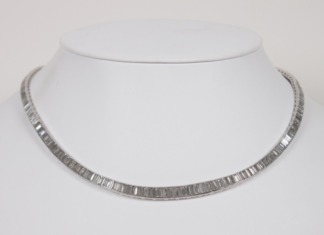 Appraisal: Lady's Art Deco platinum and diamond necklace choker about in