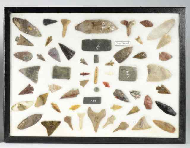 Appraisal: A COLLECTION OF APPROXIMATELY NATIVE AMERICAN INDIAN HUNTING POINTS and