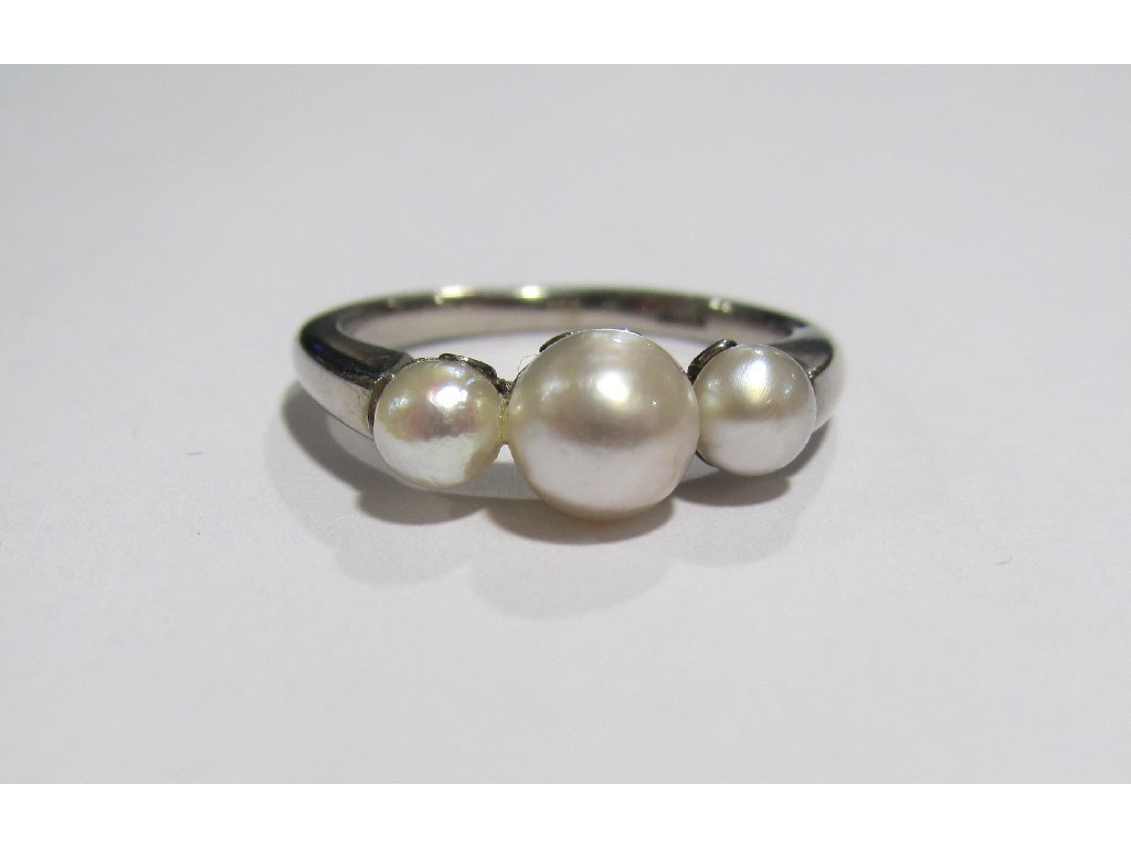 Appraisal: White metal cultured pearl three stone ring