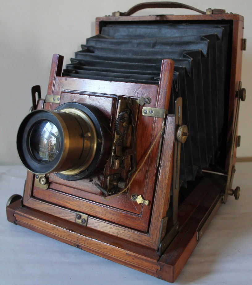 Appraisal: A Thornton Pickard folding plate camera