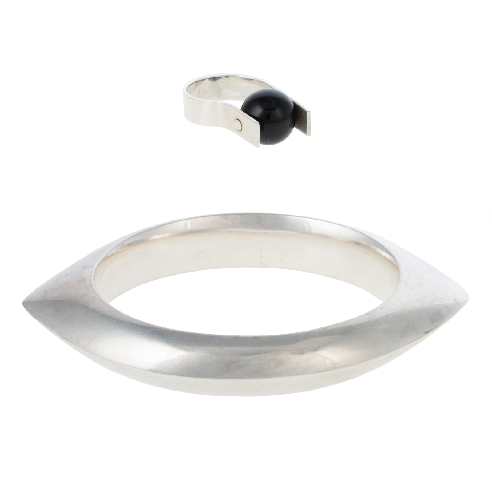 Appraisal: A GEORG JENSEN BANGLE BETTY COOKE RING Sterling silver Georg