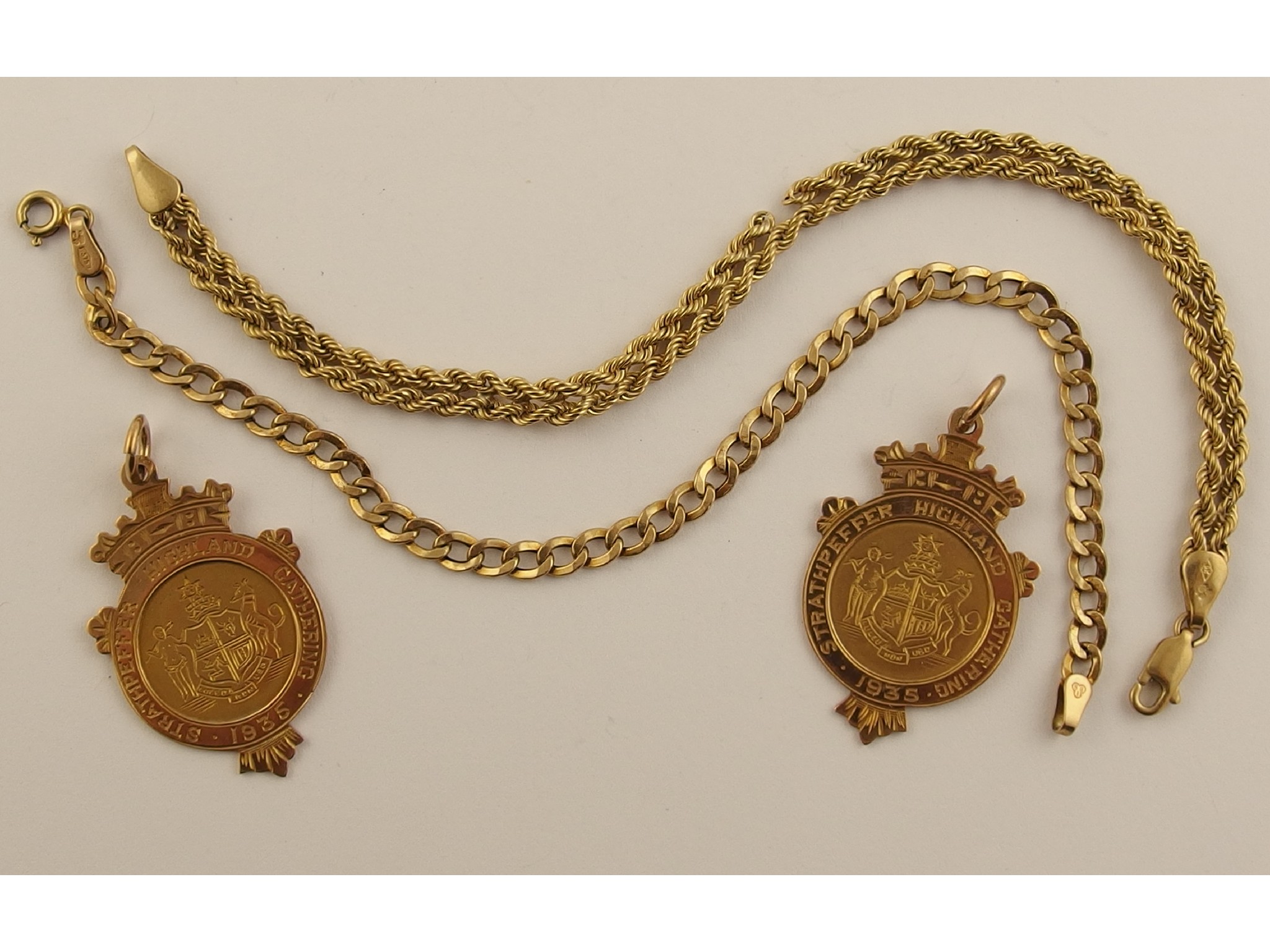 Appraisal: Two ct medallions for the Strathpeffer Highland Gathering in and