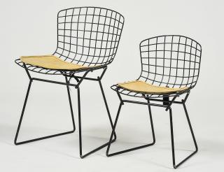 Appraisal: PAIR OF KNOLL WIRE CHILD'S SIDE CHAIRS Each with wire