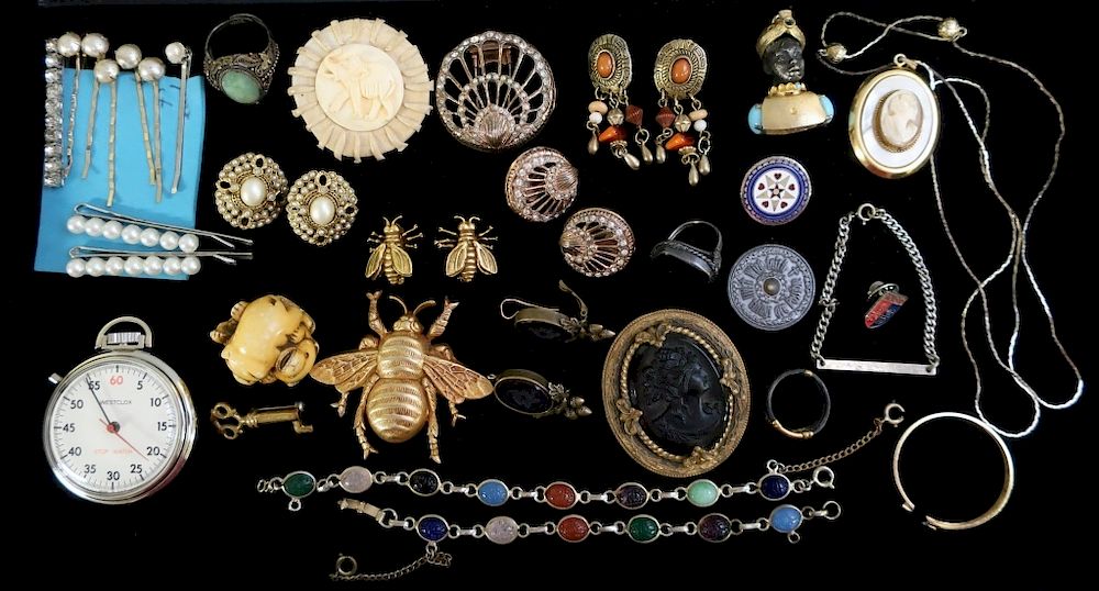 Appraisal: Victorian Lady's Jewelry Victorian lady's jewelry including a three piece