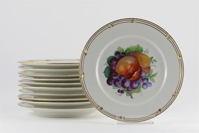 Appraisal: A set of twelve Berlin KPM plates the wells painted