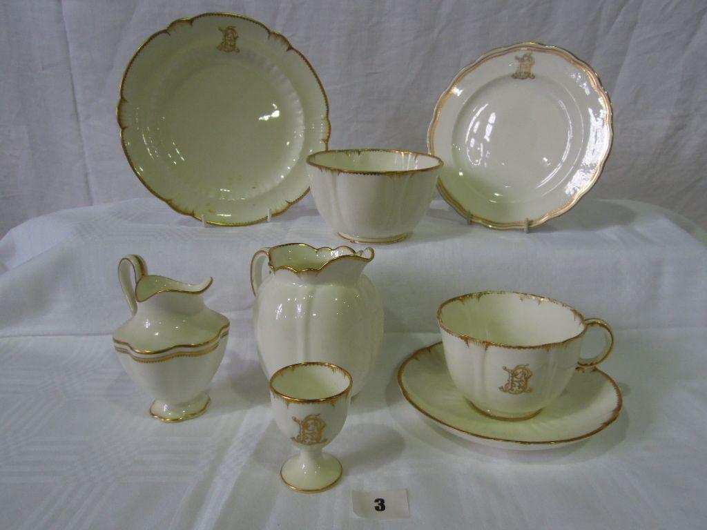 Appraisal: An extensive collection of George Jones Crescent china dinner tea