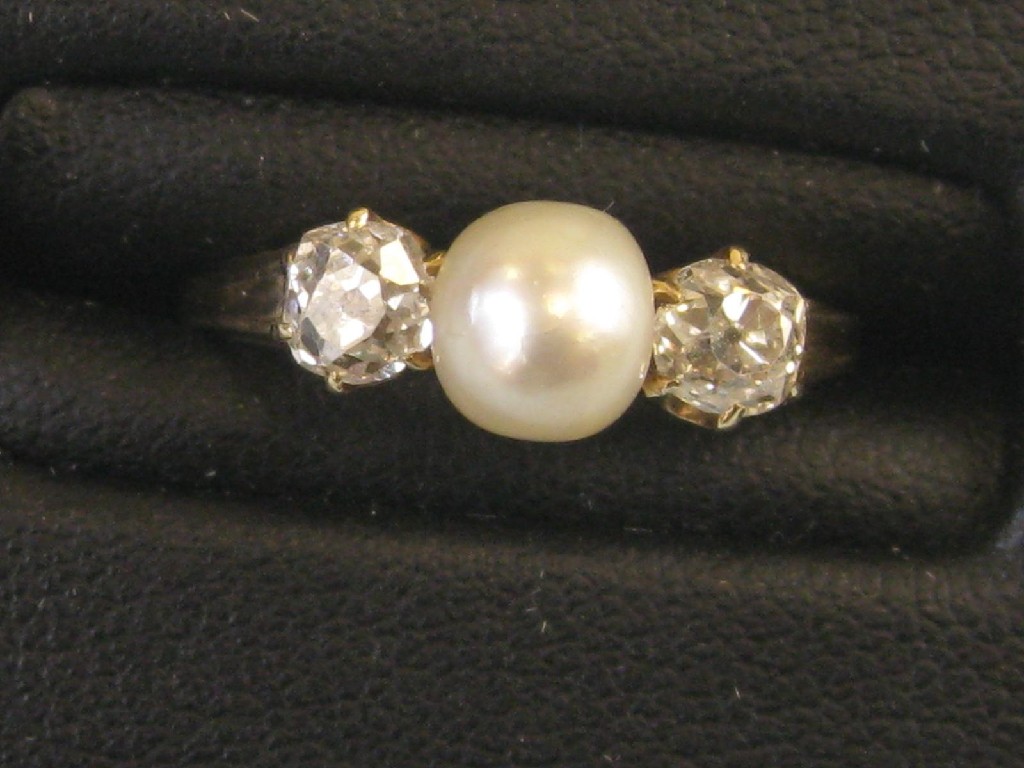 Appraisal: A Victorian Pearl and Diamond Ring the central pearl between