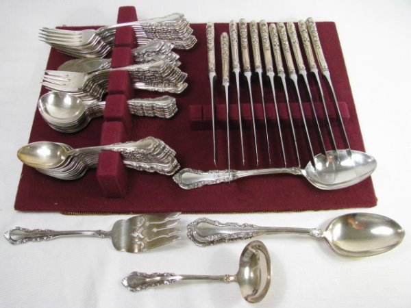 Appraisal: Sterling silver flatware by Reed Barton in the Georgian Rose