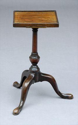 Appraisal: EARLY GEORGE III MAHOGANY KETTLE STAND The rectangular top with