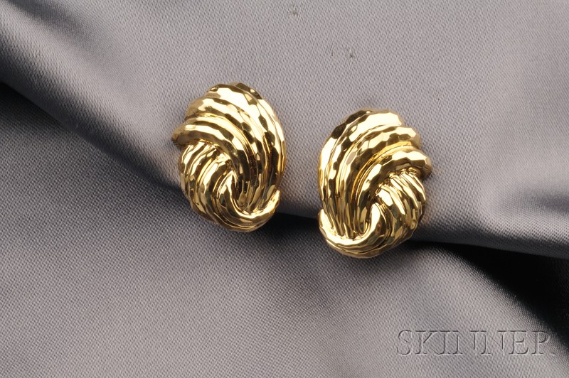 Appraisal: kt Gold Earclips Henry Dunay each designed as a ribbed