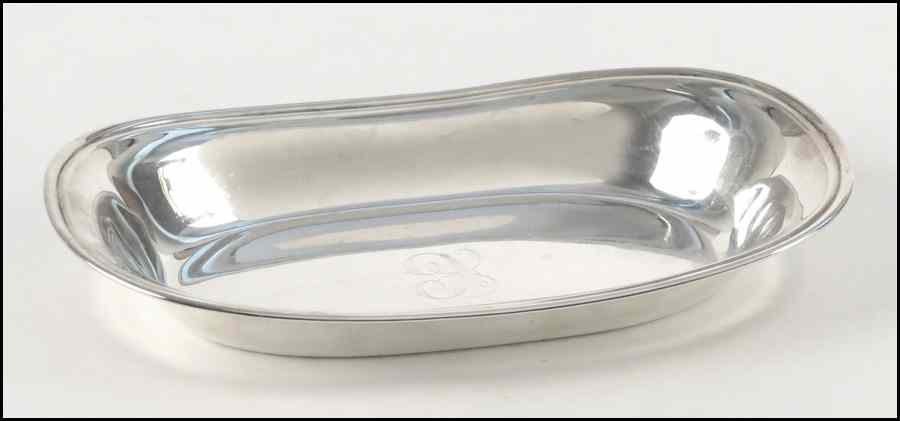 Appraisal: INTERNATIONAL STERLING SILVER BREAD DISH IN THE LORD SAYBROOK PATTERN