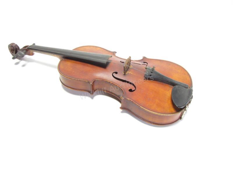 Appraisal: A vintage Stradivarius copy violin size paper label inside with