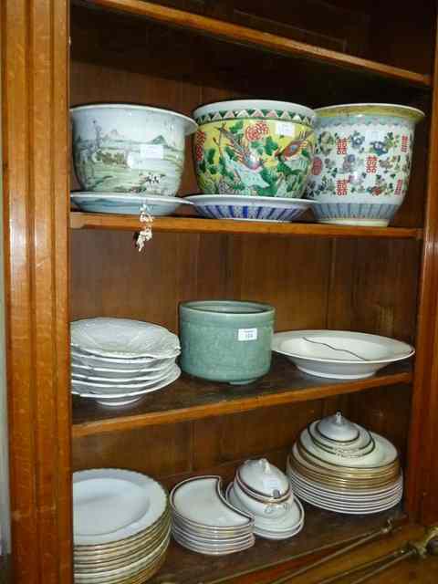 Appraisal: A NUMBER OF WEDGWOOD PORCELAIN DINNER BOWLS further dinner wares