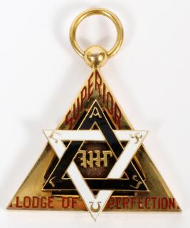 Appraisal: CANADIAN MASONIC KT GOLD PENDANT CANADIAN MASONIC KT GOLD PENDANT