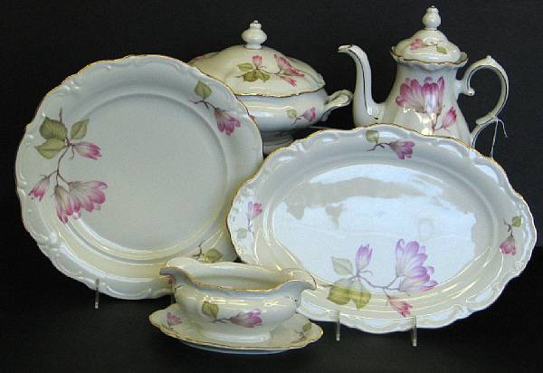 Appraisal: A Royal Heidelberg porcelain dinner service for twelve in the