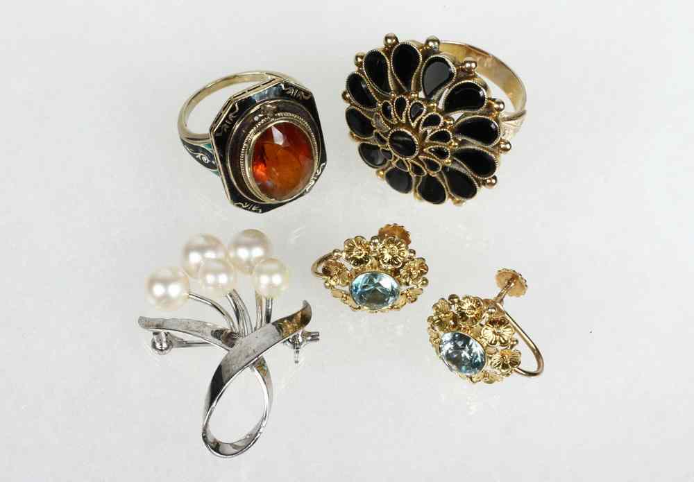 Appraisal: JEWELRY LOT - piece lot includes a K white gold