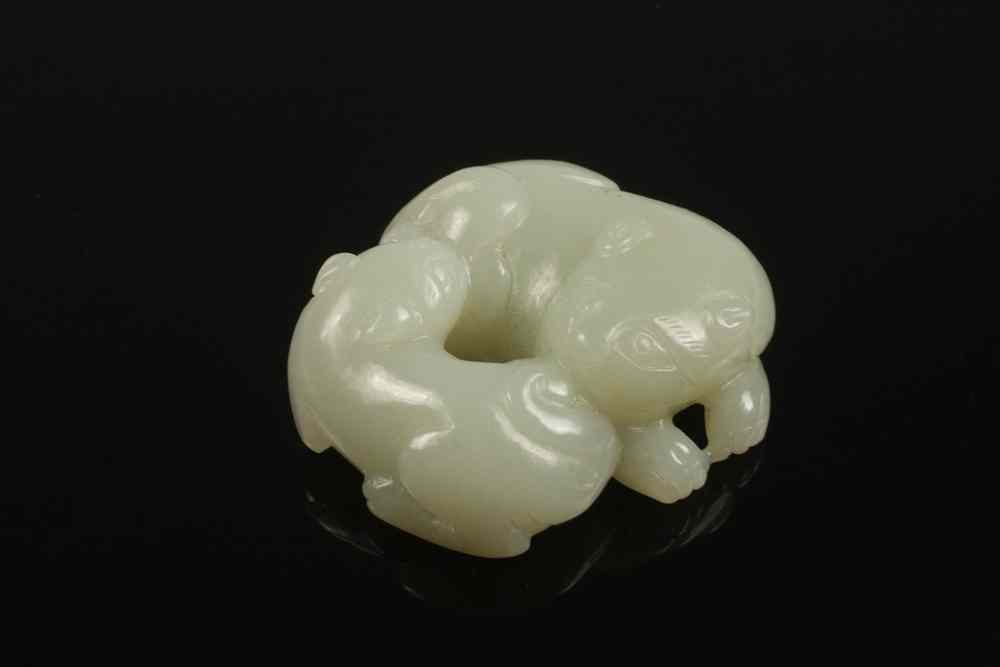 Appraisal: CHINESE JADE CARVING - Mother Cat with Kitten in celadon