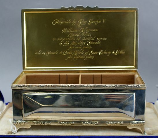 Appraisal: A George V sterling silver footed cigarette box Maker Elkington