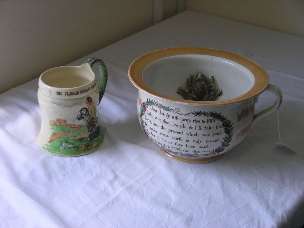 Appraisal: An early Victorian novelty chamberpot modelled with a frog to