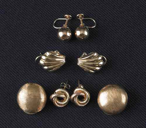 Appraisal: Four pair of K yellow gold earrings to include one