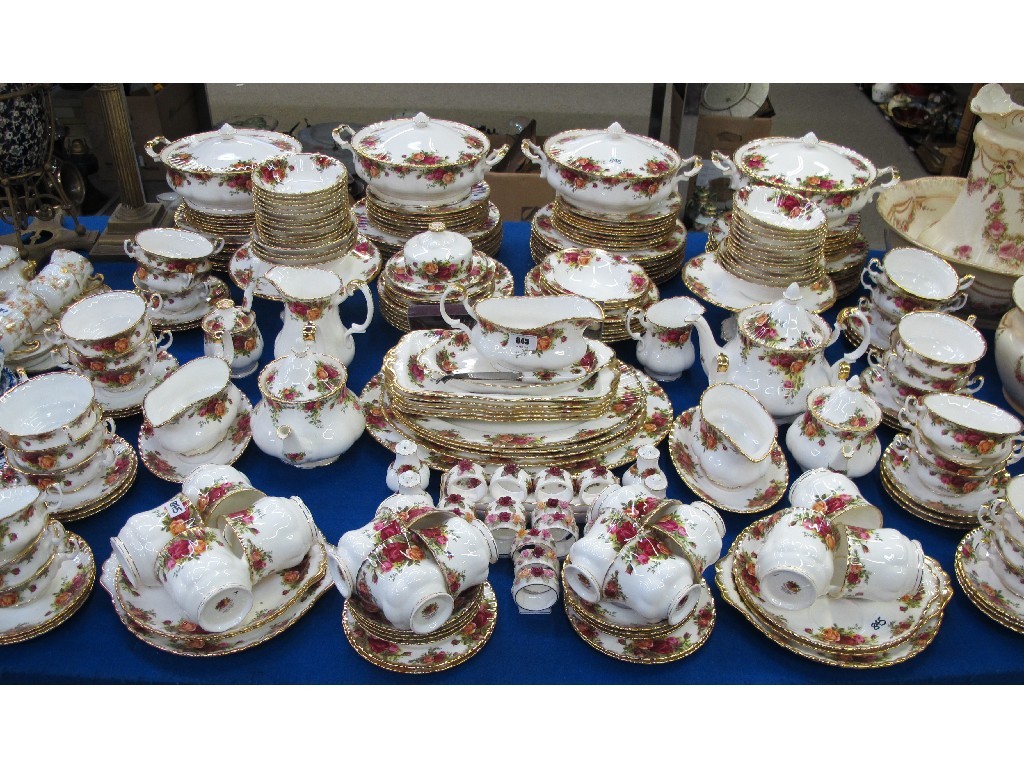 Appraisal: Extensive Royal Albert Old Country Roses tea and dinner service