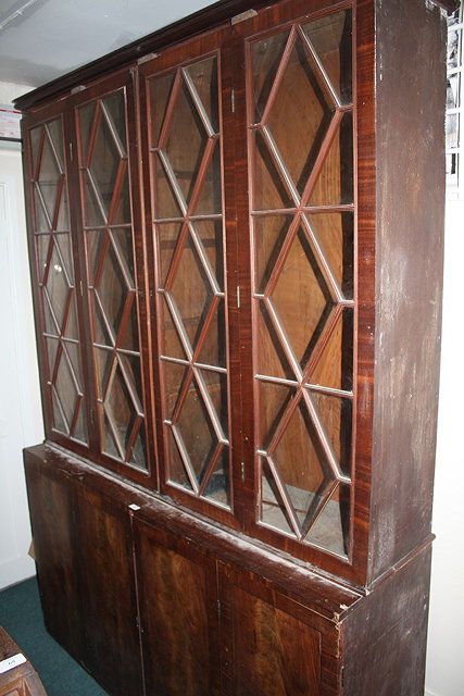 Appraisal: A TH CENTURY MAHOGANY PART LIBRARY BOOKCASE the upper part