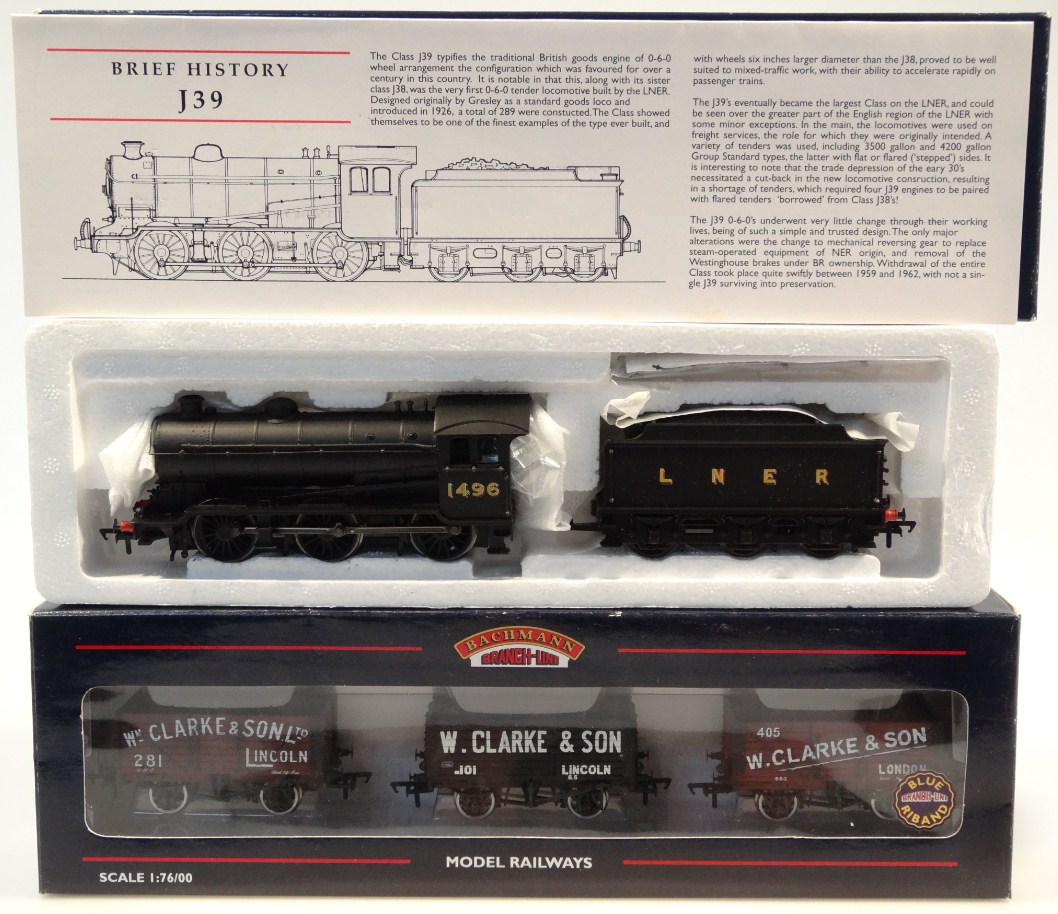 Appraisal: A Bachmann OO-gauge - locomotive and tender no cm high