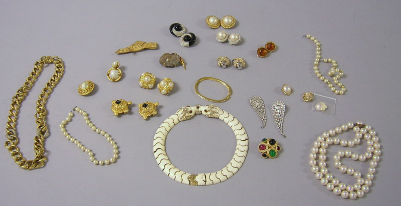 Appraisal: Group of Assorted Costume Jewelry including an kt gold stone