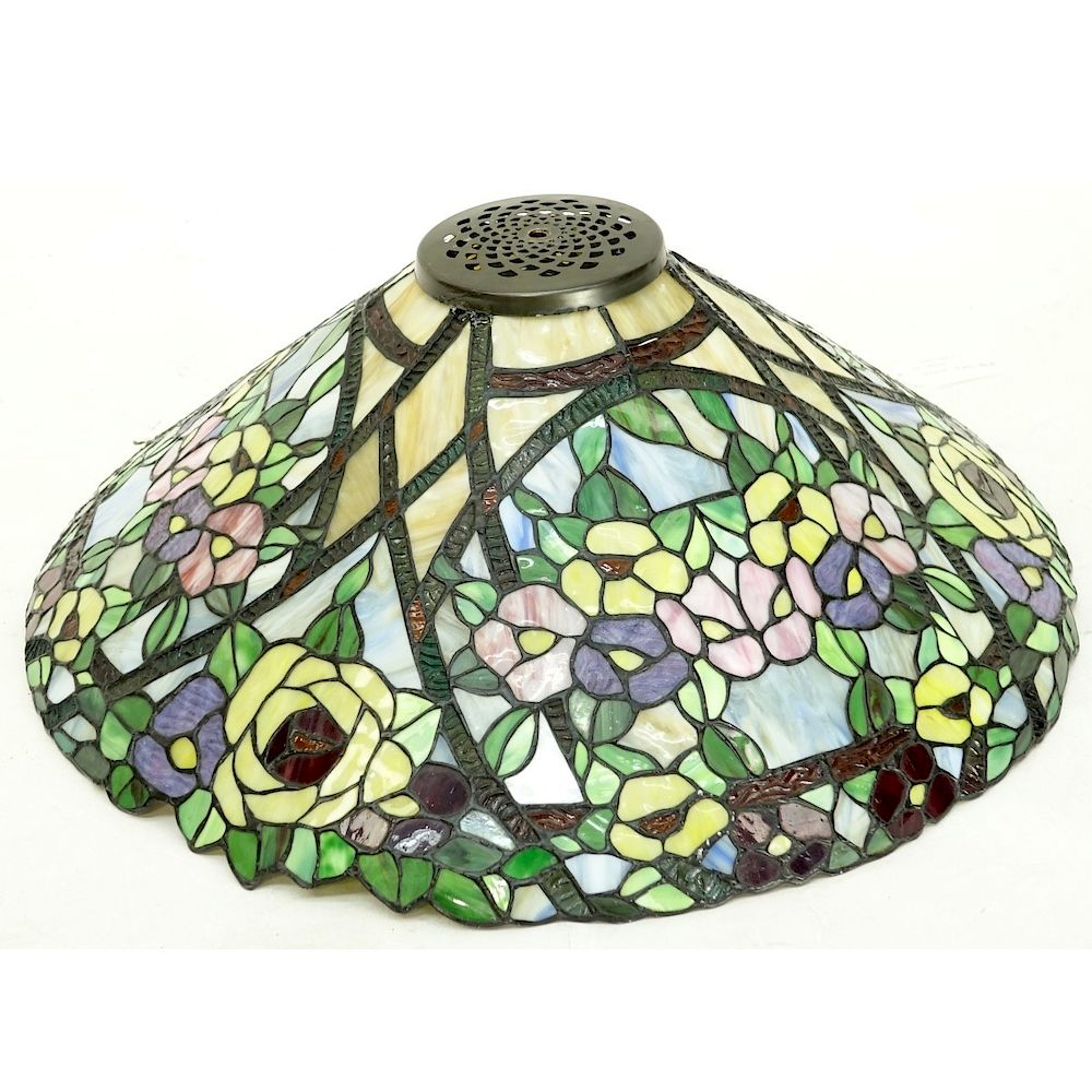 Appraisal: Leaded Glass Shade Vintage leaded glass lamp shade Unsigned Measures