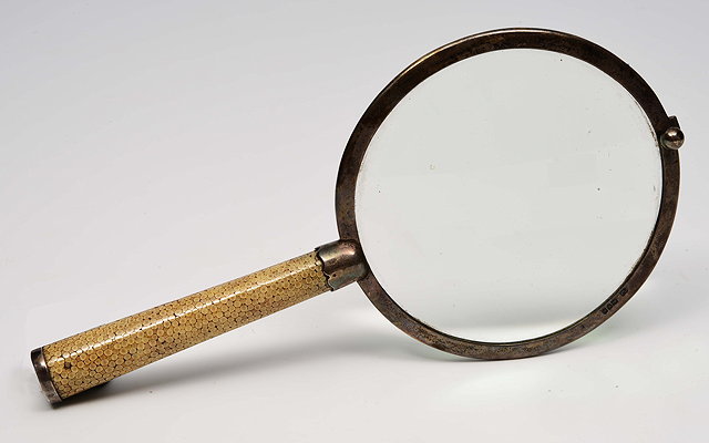 Appraisal: AN EARLY TH CENTURY SILVER FRAMED MAGNIFYING GLASS with a