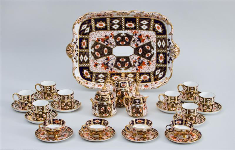 Appraisal: DAVENPORT CHINA TWENTY-EIGHT PIECE COFFEE SERVICE IN THE JAPAN PATTERN