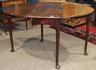 Appraisal: Federal mahogany drop leaf table Federal mahogany drop leaf table