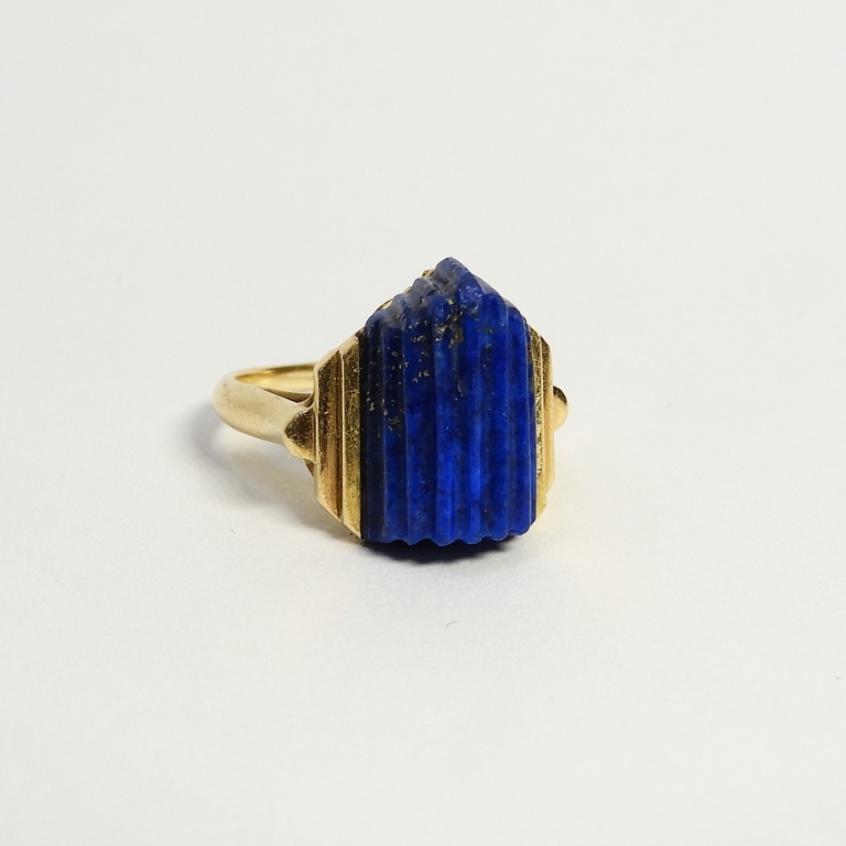 Appraisal: ART DECO LAPIS LAZULI K GOLD RING Circa Step carved