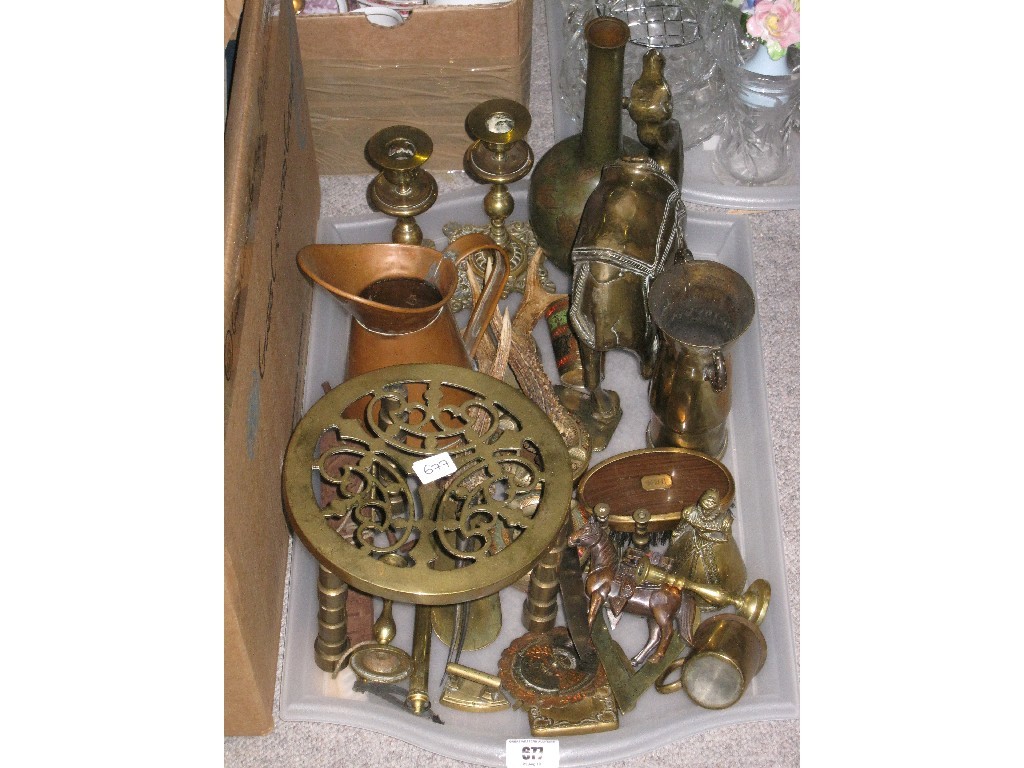 Appraisal: Tray lot of assorted brass and copper ware etc