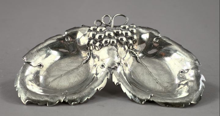 Appraisal: Wallingford Silver Company Sterling Silver Sweetmeats Dish of double-leaf form