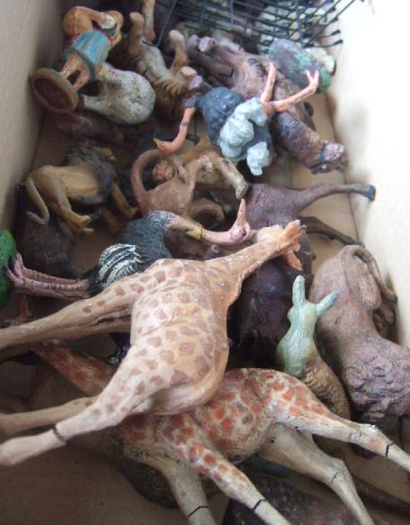 Appraisal: A quantity of Elastolin animals all zoo animals including giraffe